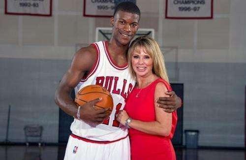 背景上存在 背景上存在